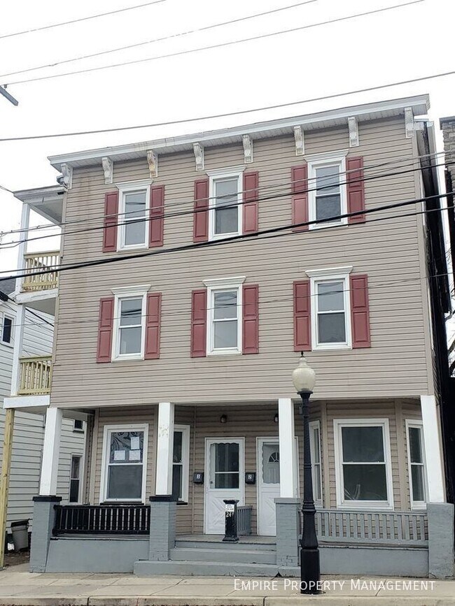 Primary Photo - 24 N Main St