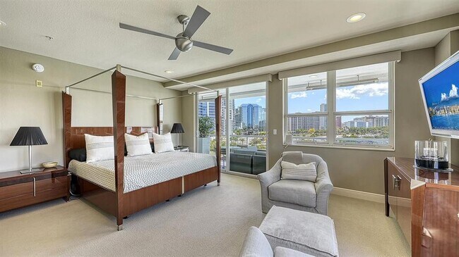 Building Photo - 650 Golden Gate Point