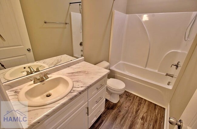 Building Photo - 455 Bluff Rd