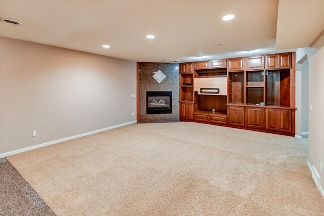 Building Photo - Beautifully updated 4 bedroom home in Southbridge, Waunakee