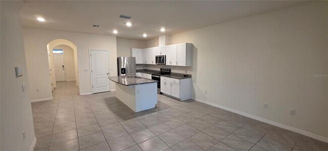 Building Photo - 1410 Isleta Lp
