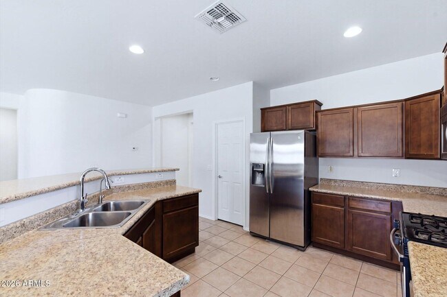 Building Photo - 10733 W Lariat Ln