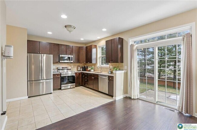 Building Photo - 270 Milkweed Dr