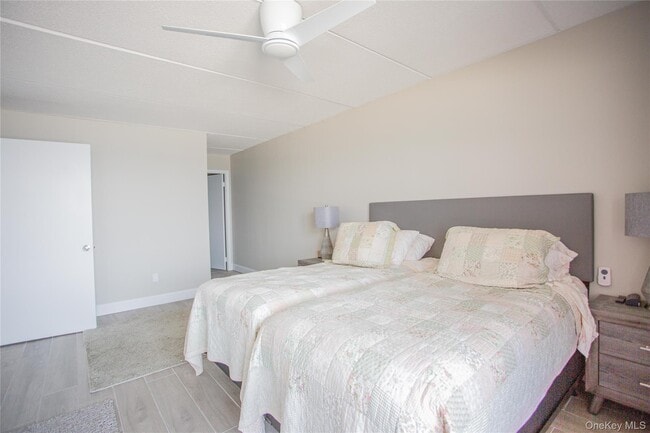 Building Photo - 230 W Broadway