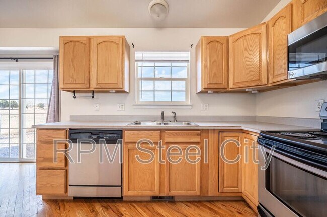 Building Photo - 265 N Paramount Ln