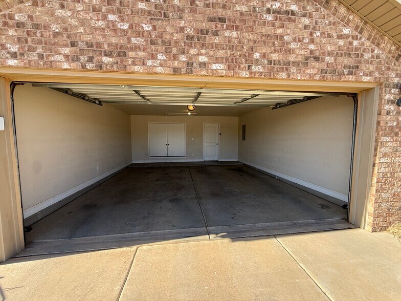 Building Photo - 9708 Quitman Ave