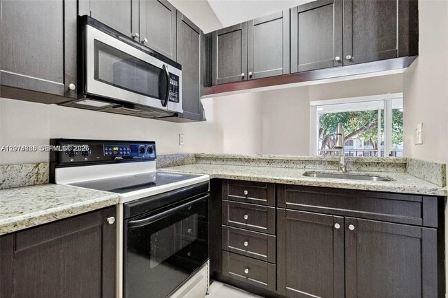 Building Photo - 9407 SW 138th Pl
