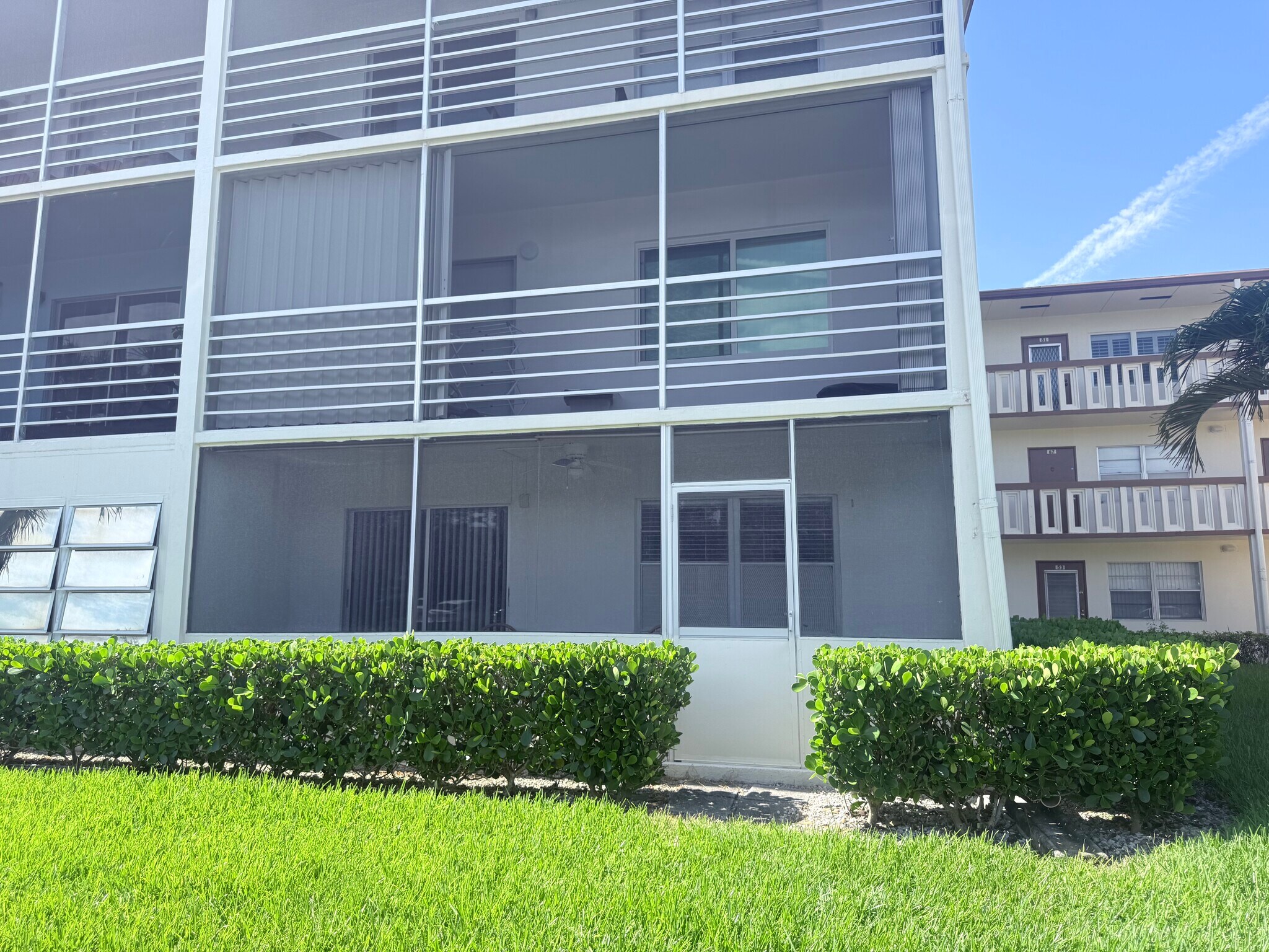 Building Photo - 52 Mansfield B