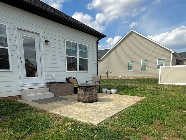 Building Photo - 1107 Andover Dr