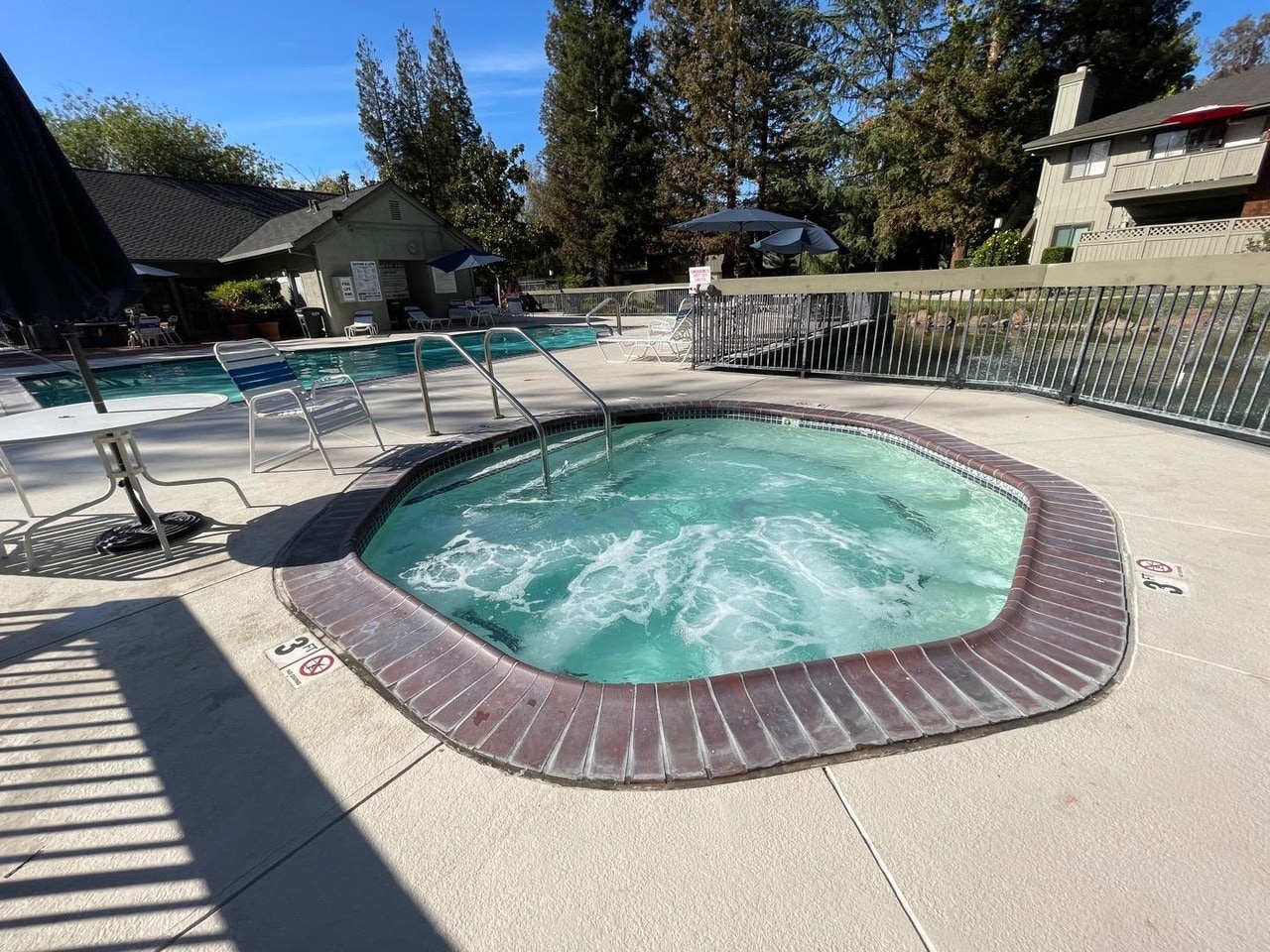 Hot Tub - 2008 La Terrace Cir