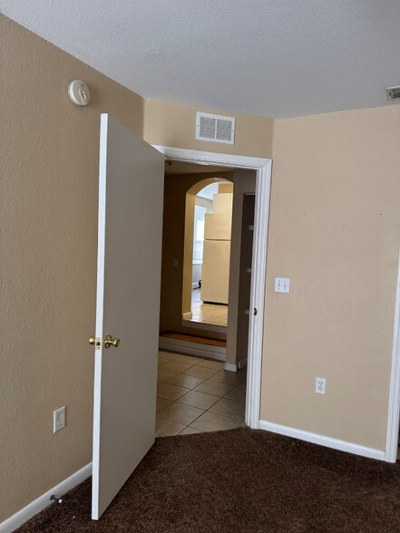 Building Photo - 812 SE 11th St