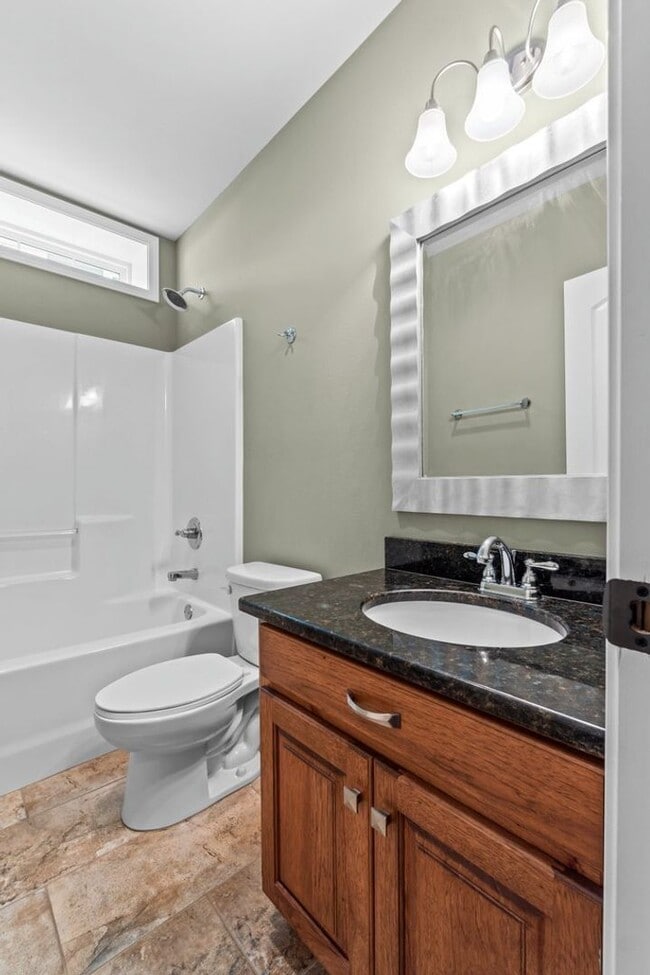 Building Photo - BEAUTIFUL Neighborhood Home!