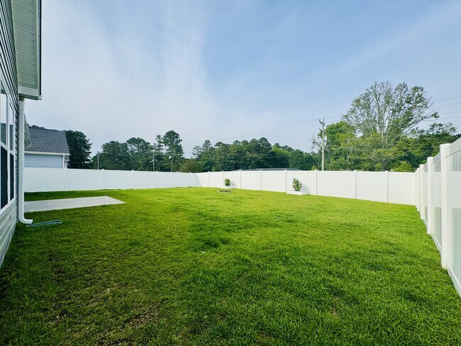 Building Photo - 211 Copperwood Lp