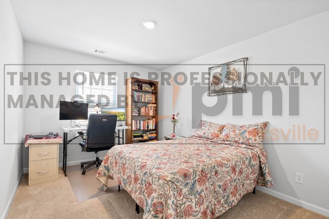 Building Photo - "JUST REDUCED - Charming Four Bedroom Retr...