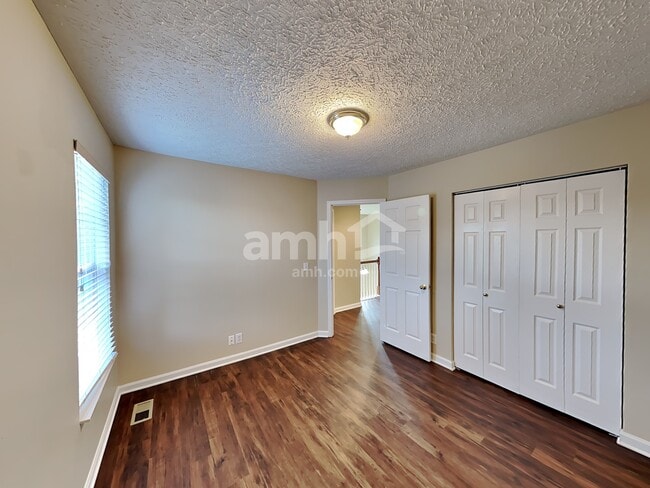 Building Photo - 3110 N Waterford Ct