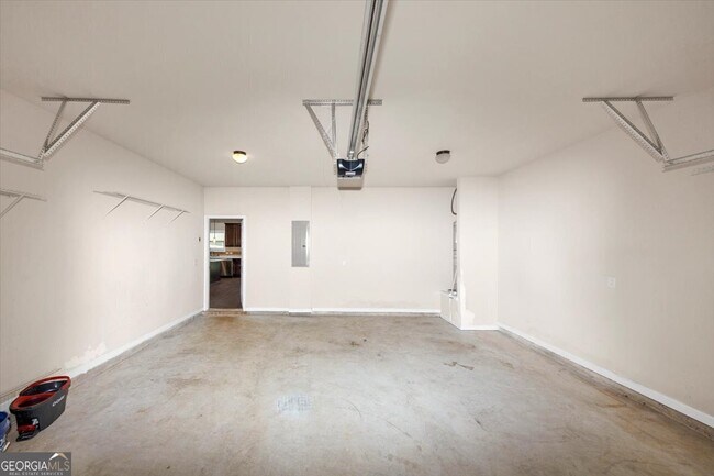Building Photo - 2375 Walker Dr