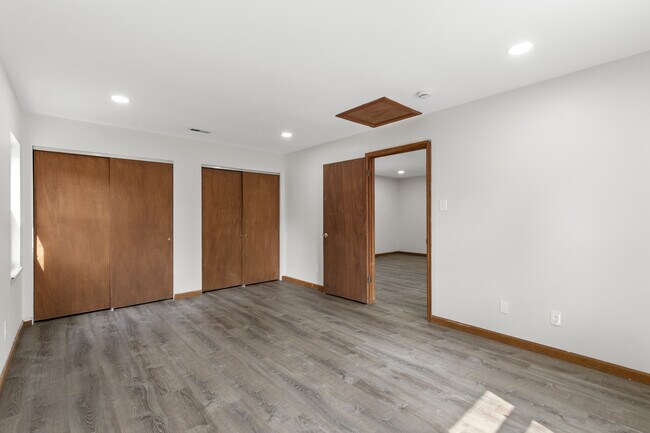Building Photo - 223 N Dellwood Ave