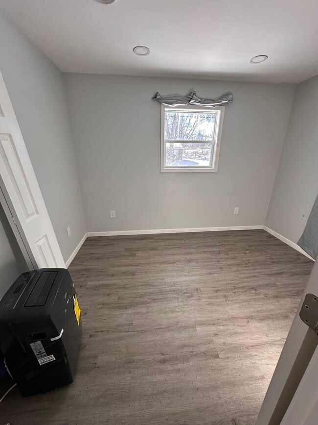 Building Photo - 3 Bedroom house