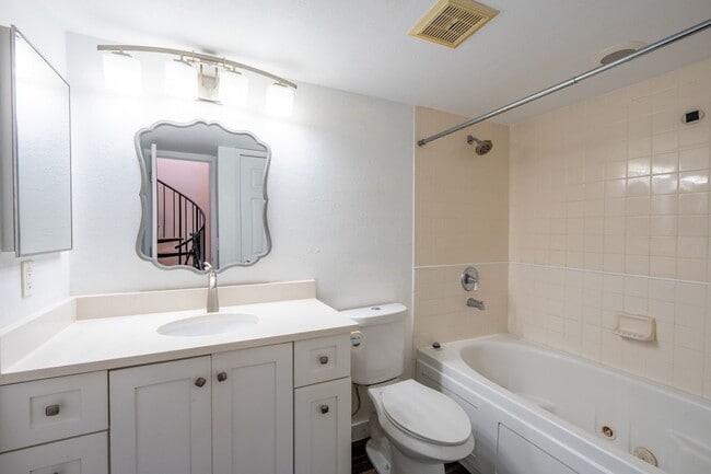 Building Photo - 4943 S Carson St