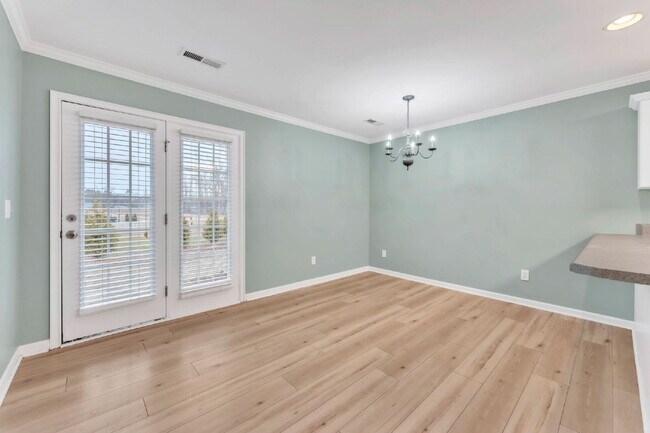 Building Photo - Spacious 3BR, 2BA Townhome with 2-Car Garage & Fireplace $1850/mo rent***