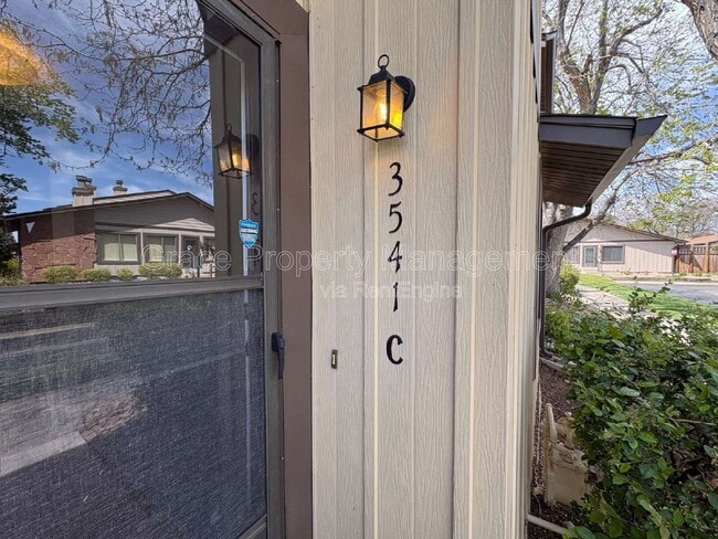 Building Photo - 3541 S Kittredge St