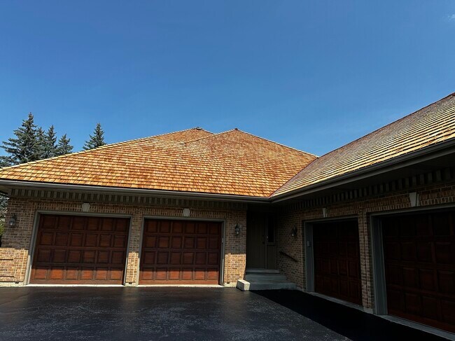 Building Photo - 1115 Bridgeview Ln