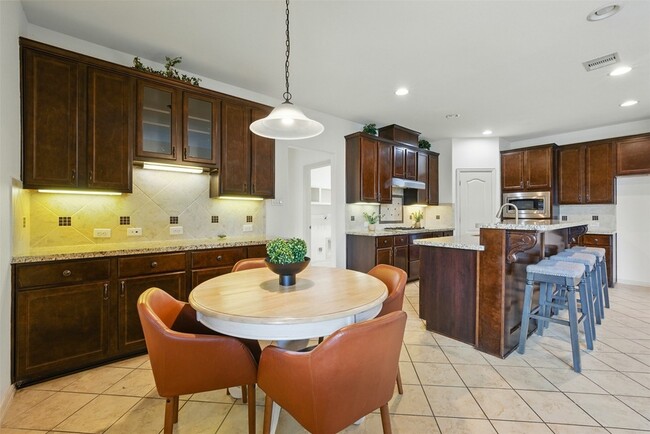 Building Photo - 19014 Ridge Cove Ln