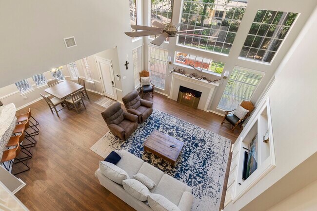 Building Photo - 10 Scenic Mill Pl