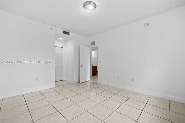 Building Photo - 2453 W 78th St