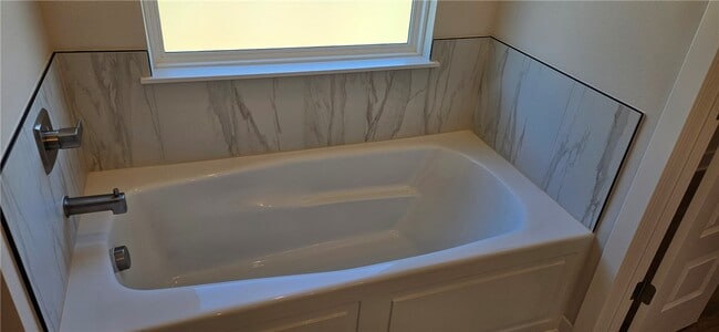 Building Photo - 488 S Calico Ave