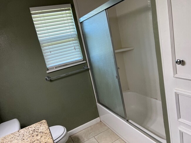 Building Photo - 110 Oleander St