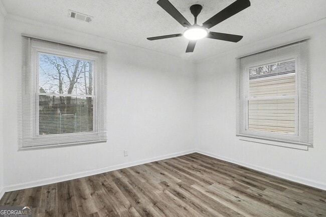 Building Photo - 2160 Dowdell Dr