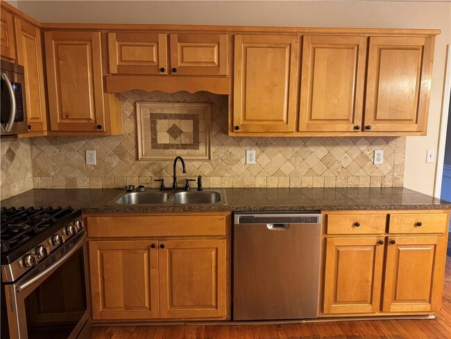 Building Photo - 4170 Longmont Dr