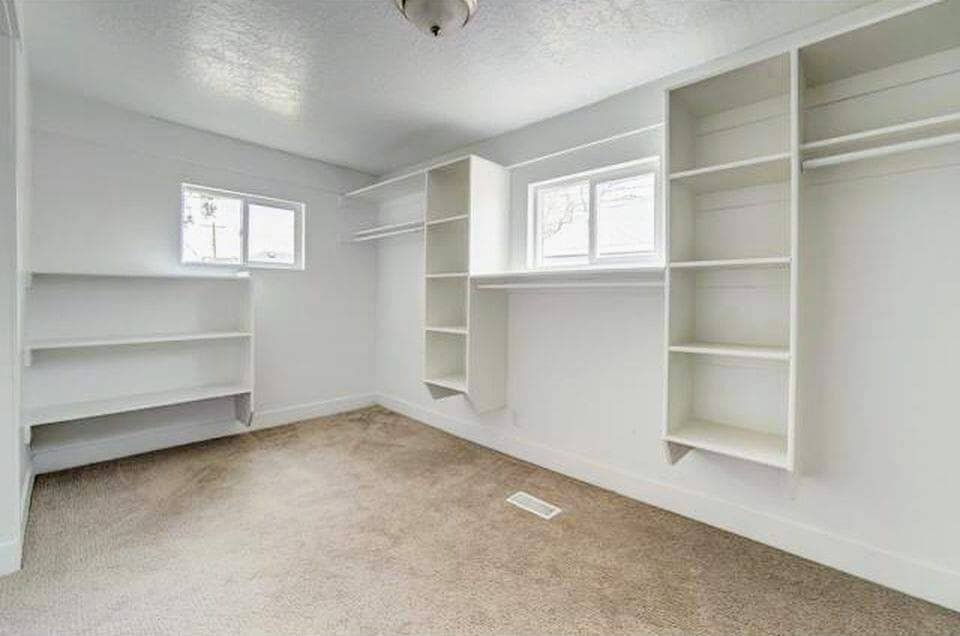 Master walk-in closet - 2689 Highland Dr