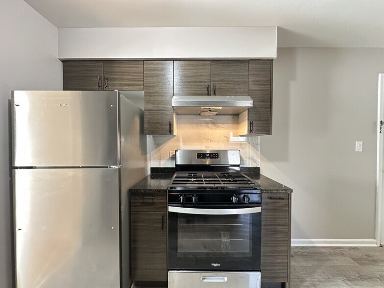 Building Photo - 430 Stevens Dr