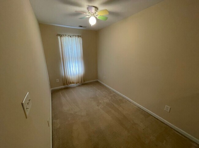 Building Photo - 107 Fanwood Ct