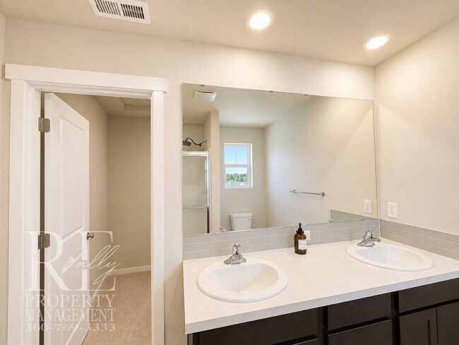 Building Photo - 6657 Yorktown Pl NE
