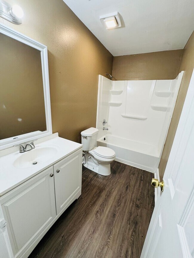 Building Photo - 4035 Clayton Dr