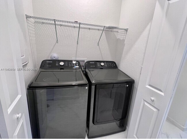 Building Photo - 15903 SW 2nd Pl