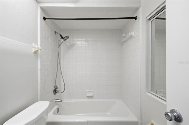 Building Photo - 8 Blakeport Ln