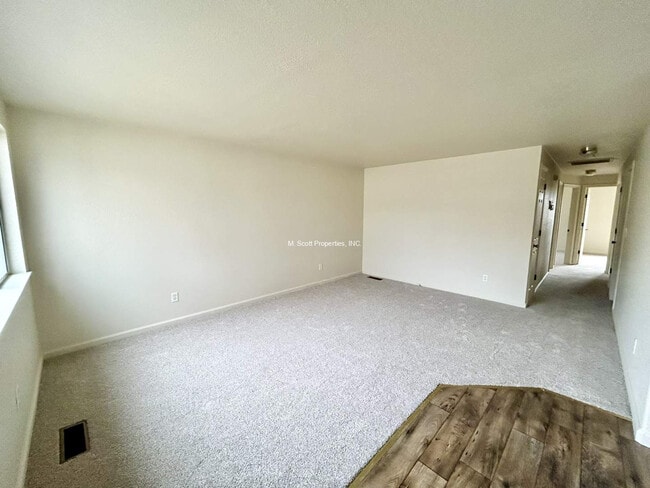 Building Photo - 925 Opalite Dr