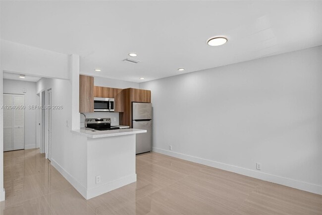 Building Photo - 2830 Coral Springs Dr