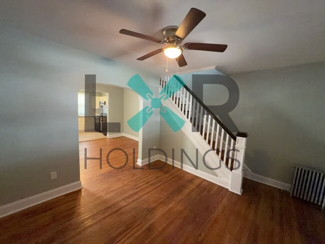 Building Photo - 304 Berbro St