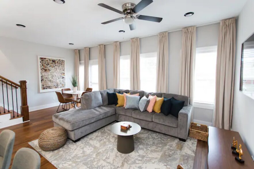 Building Photo - 421 Elysian Fields Rd