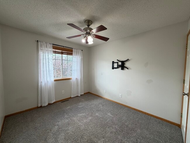 Building Photo - 17343 River Birch Ln S E