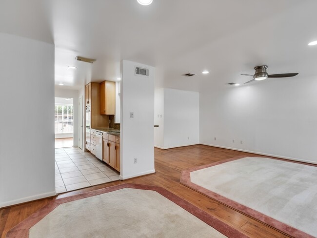 Building Photo - 14325 Lost Meadow Ln