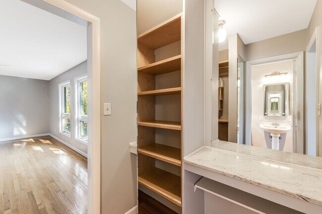 Building Photo - Updated 2-Bedroom Home in Gorgeous Woodland Hills (Landscaping Included)