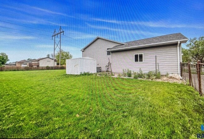 Building Photo - New Property!!
