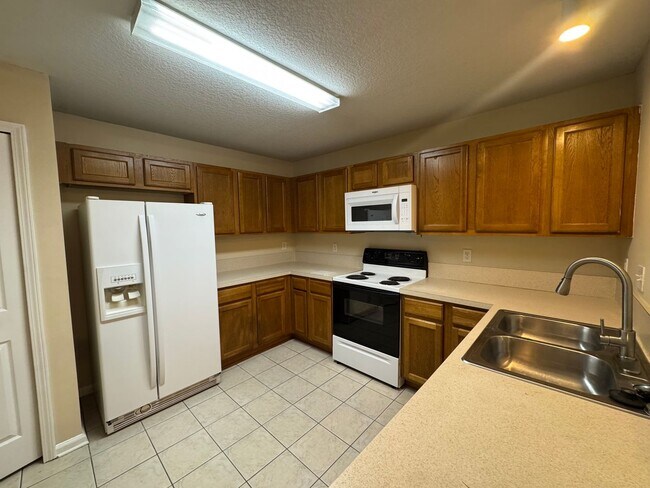 Building Photo - 5051 Playpen Dr