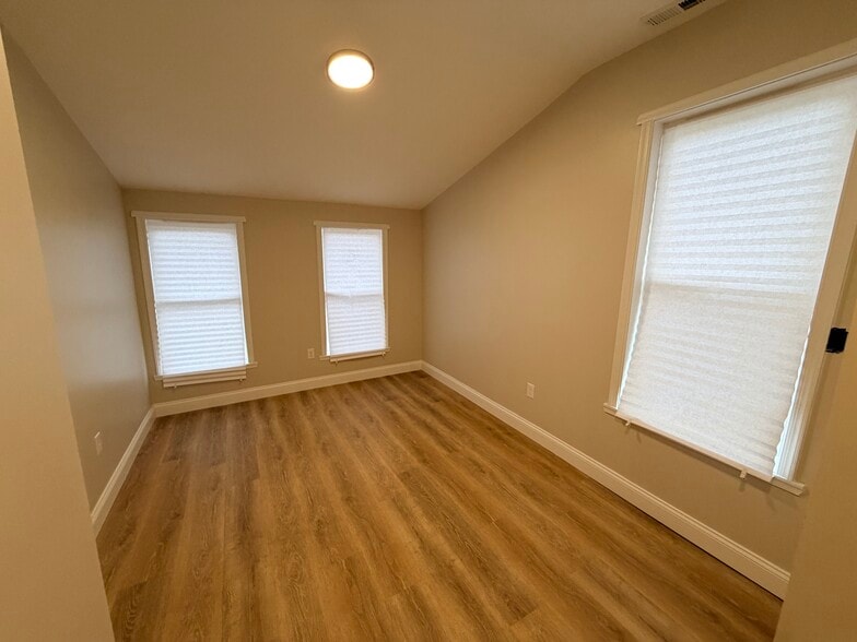 Bedroom 1 - 3 E Overlea Ave